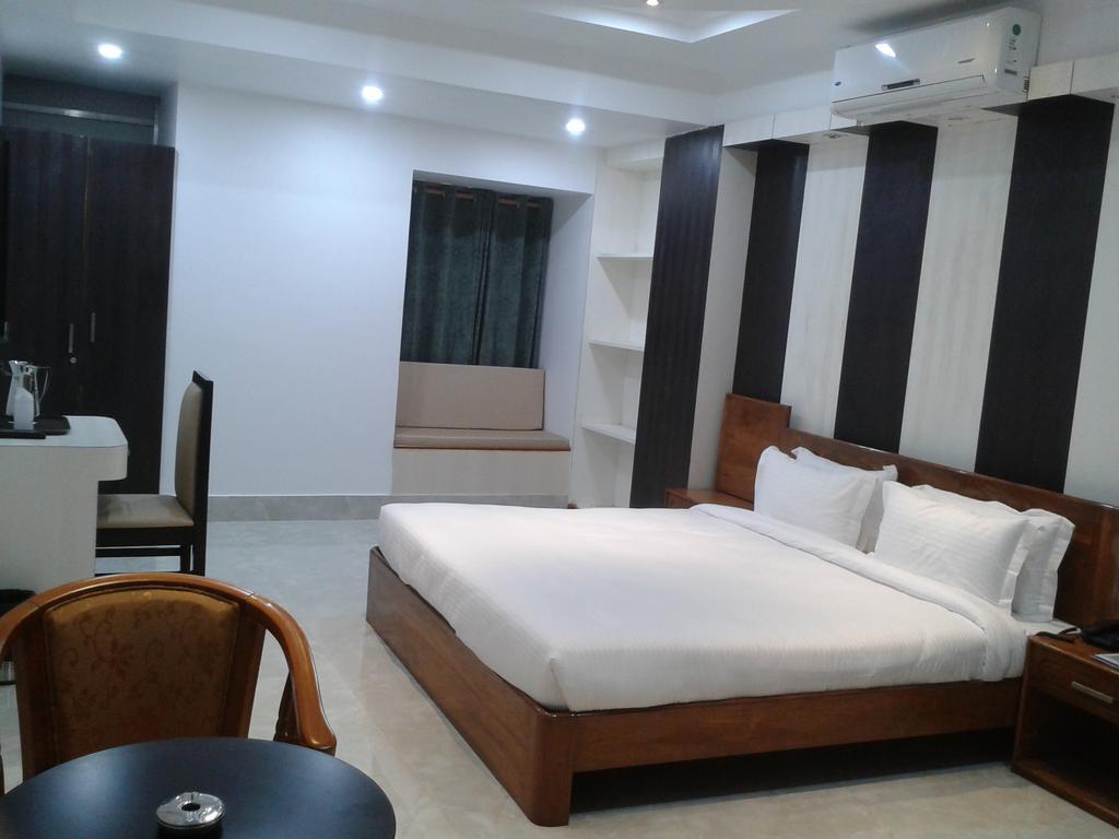 Hotel D' Sapphire Guwahati Cameră foto