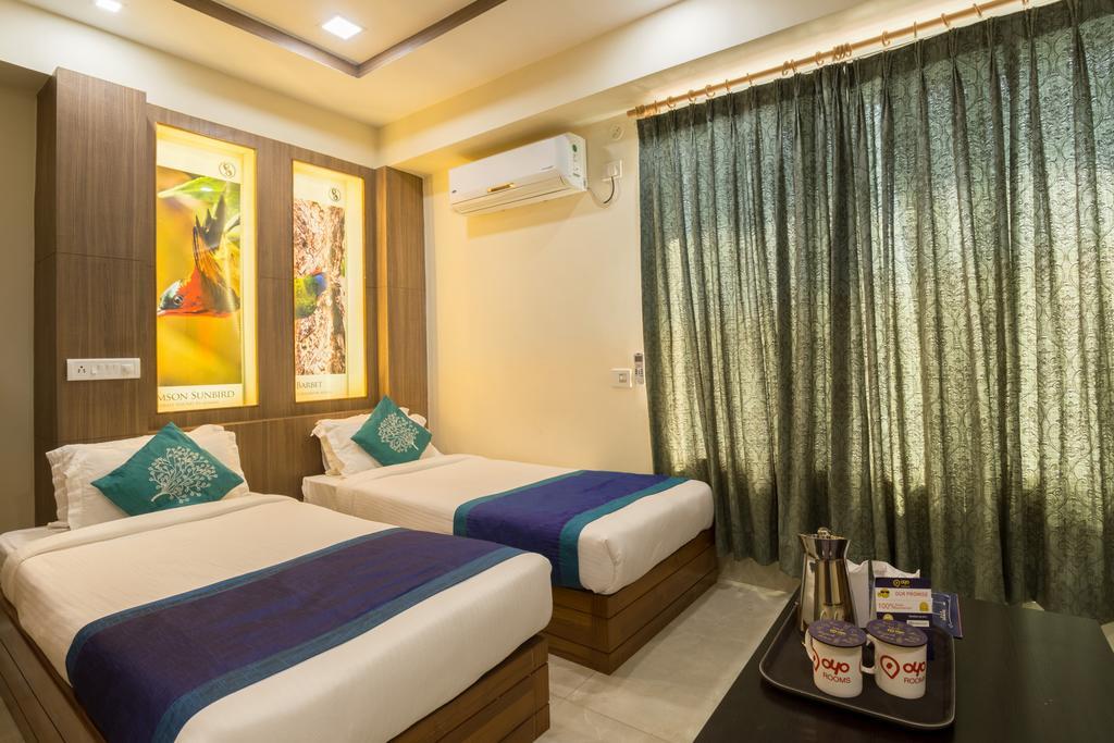 Hotel D' Sapphire Guwahati Exterior foto