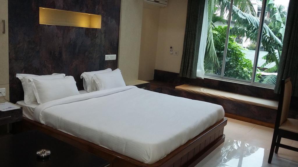 Hotel D' Sapphire Guwahati Exterior foto