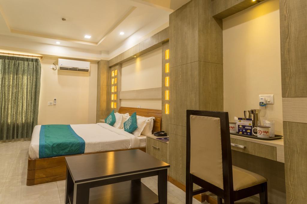 Hotel D' Sapphire Guwahati Exterior foto