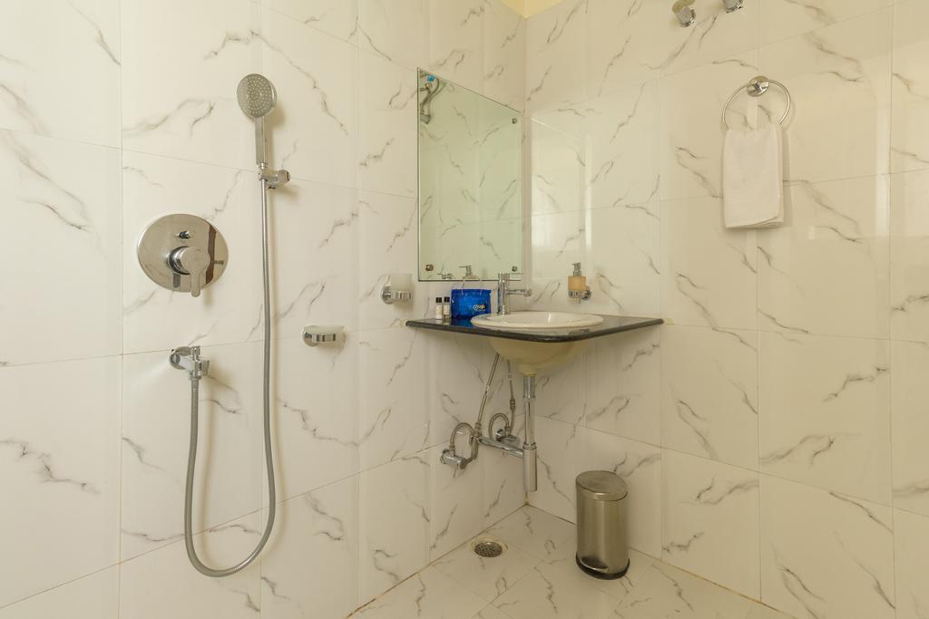 Hotel D' Sapphire Guwahati Cameră foto